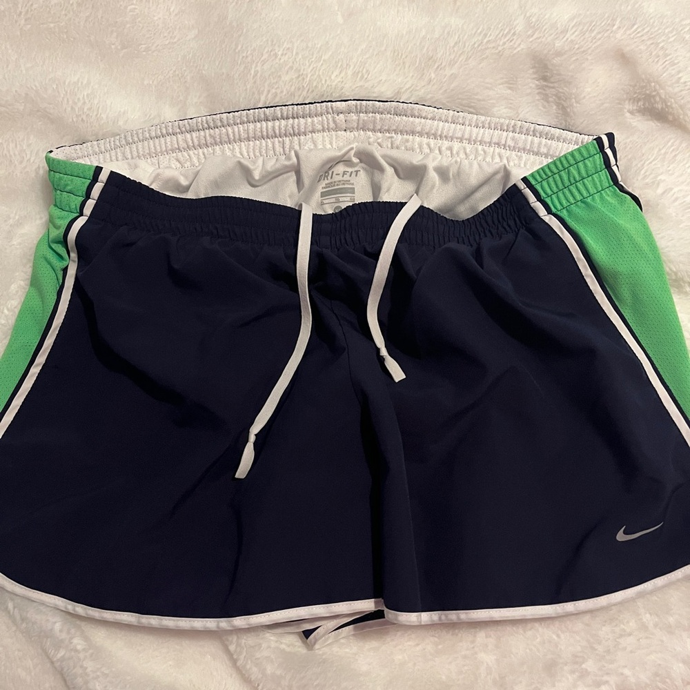 Women’s Nike Shorts XL